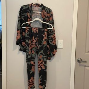 O’Neill matching lounge/ cover up top and pant set